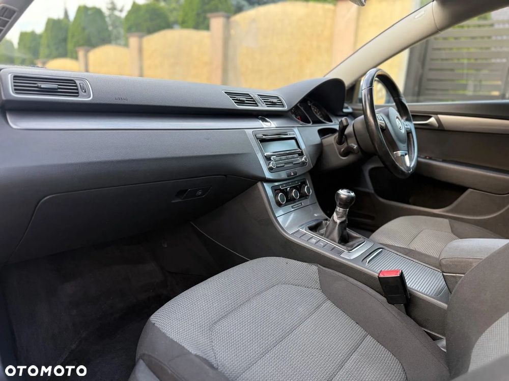 Volkswagen Passat 2.0 TDI BlueMotion Technology Exclusive - 15