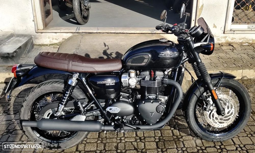 Triumph Bonneville T120 Black - 3