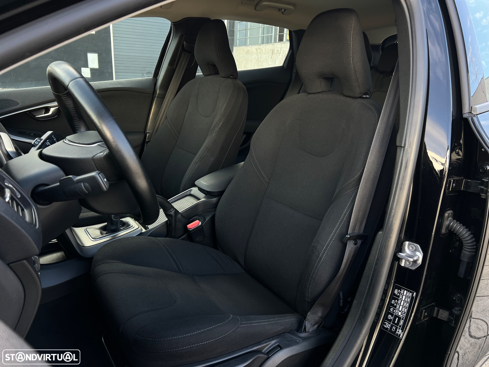 Volvo V40 2.0 D2 Momentum - 9