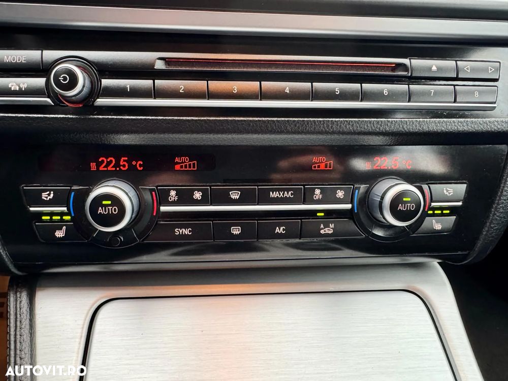BMW Seria 5 520d xDrive Touring Aut. Luxury Line - 15