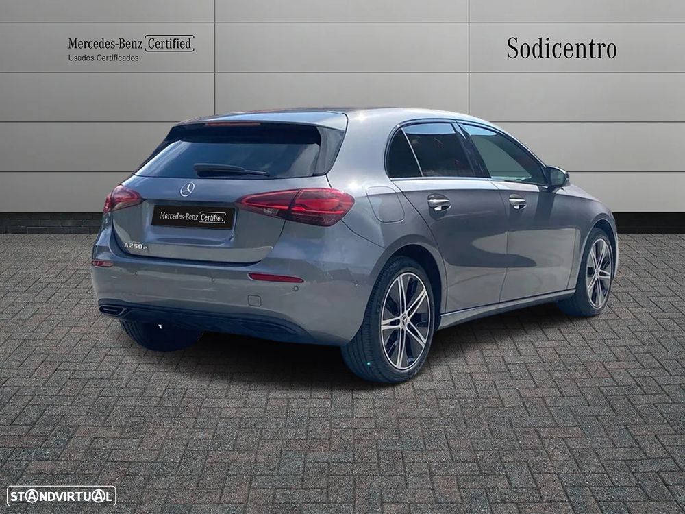 Mercedes-Benz A 250 e - 4