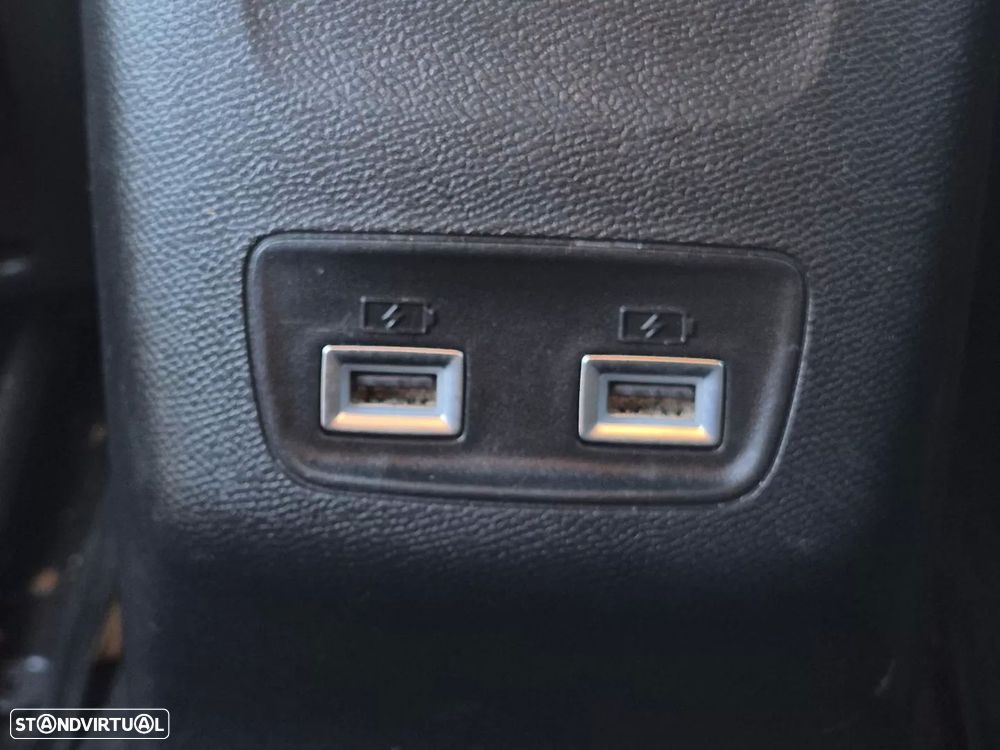 Peugeot e-2008 50 kWh GT Pack - 27