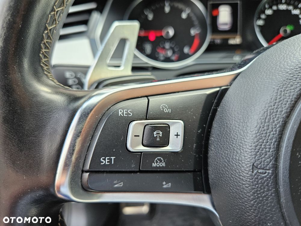 Volkswagen Passat - 16
