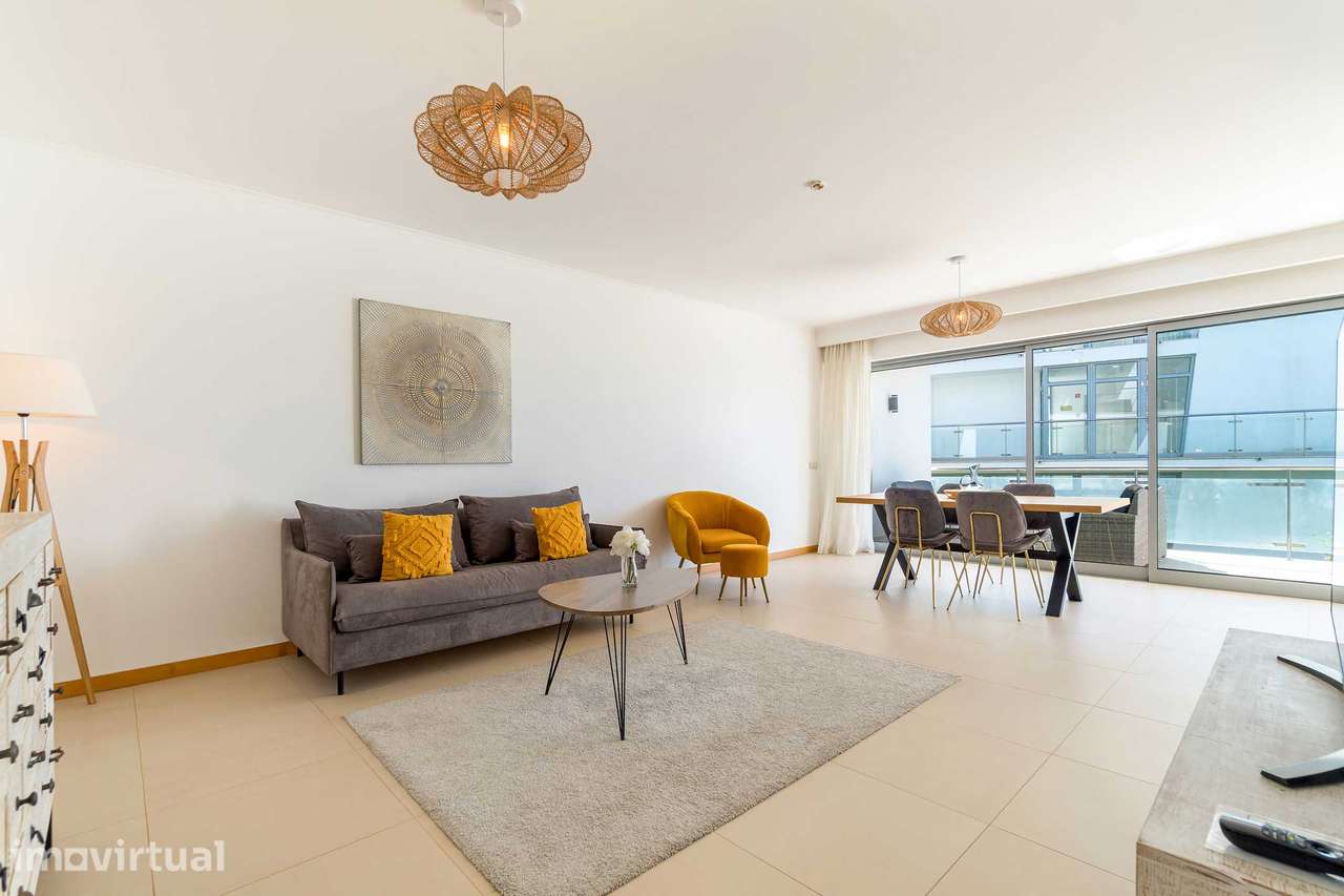Moderno apartamento a 600m da praia - Grande imagem: 4/29