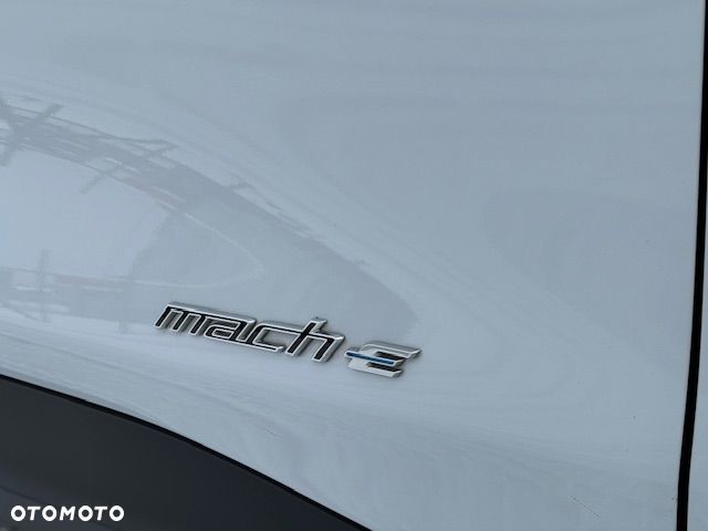 Ford Mustang Mach-E - 14