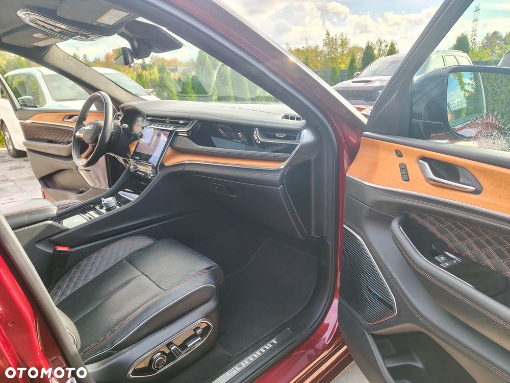 Jeep Grand Cherokee - 12