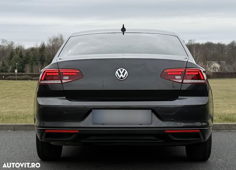 Volkswagen Passat - 5