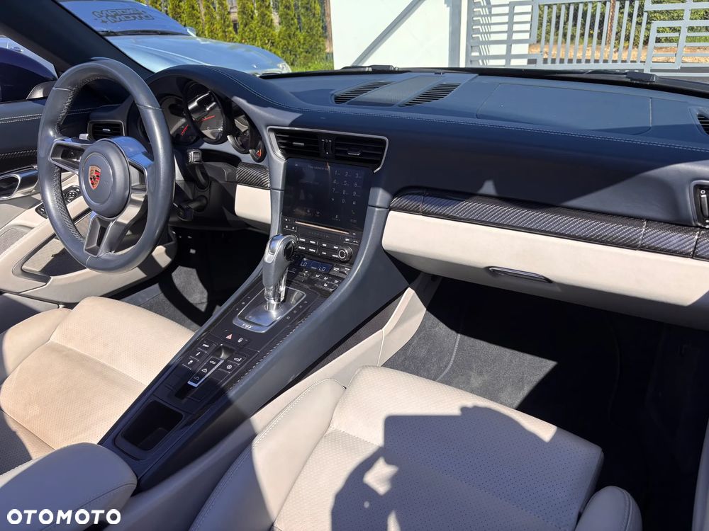 Porsche 911 Carrera PDK - 19