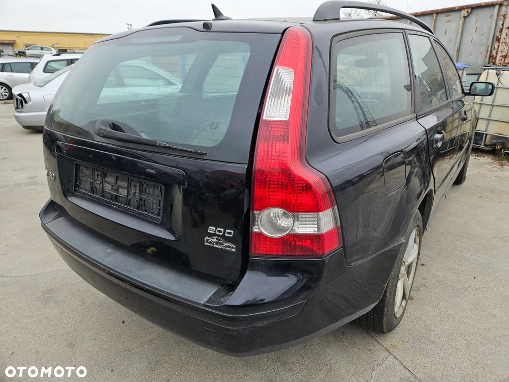 Lampa lewa prawa tył tylna Volvo V50 przedlift 2004r Europa - 1