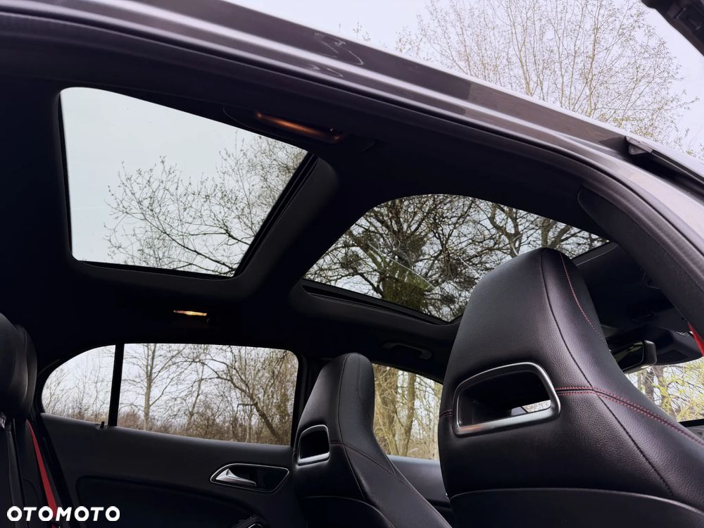 Mercedes-Benz GLA 200 7G-DCT AMG Line - 31