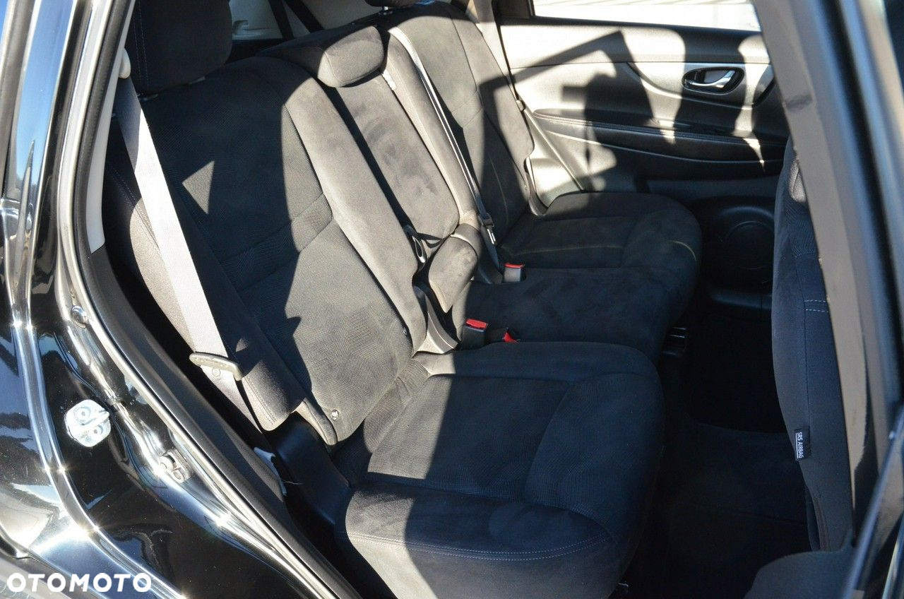Nissan X-Trail 1.6 DCi Tekna 2WD Xtronic 7os - 30