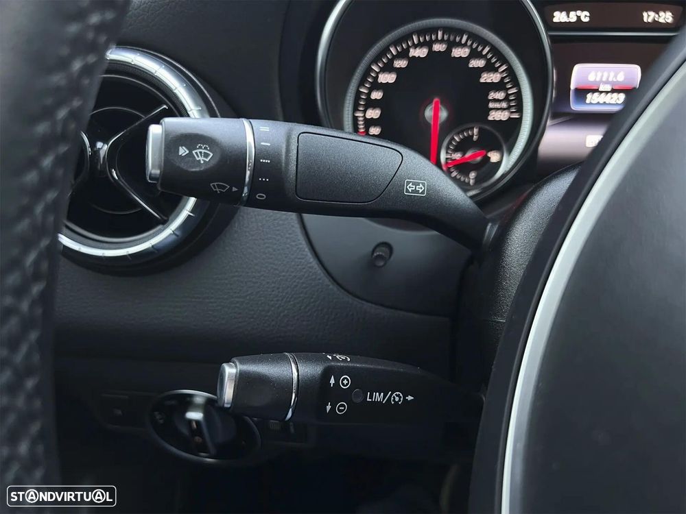 Mercedes-Benz CLA 180 d Urban - 23