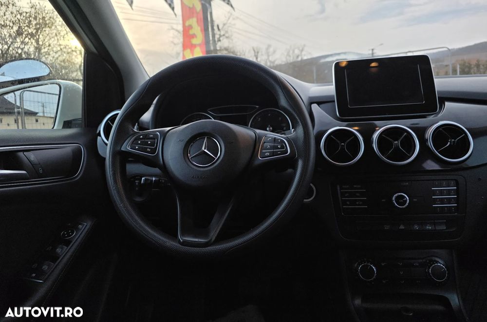 Mercedes-Benz B 220 - 2