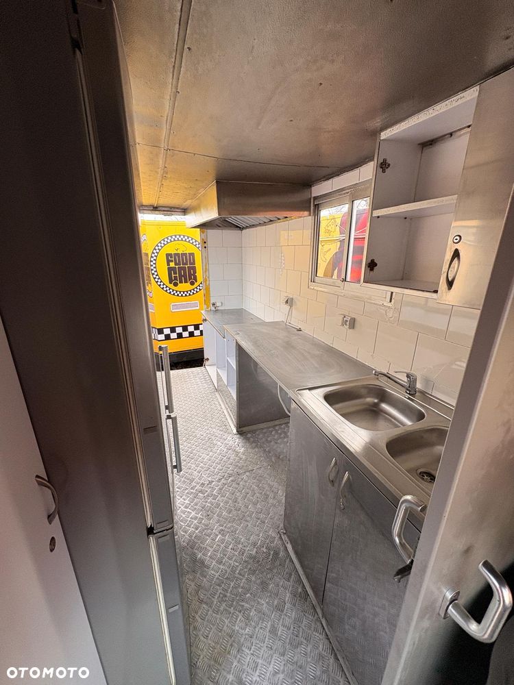 Mercedes-Benz 308D - 4