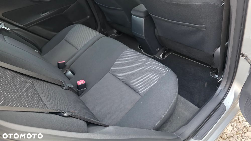 Toyota Auris 1.33 Dual-VVT-i Life Plus - 24