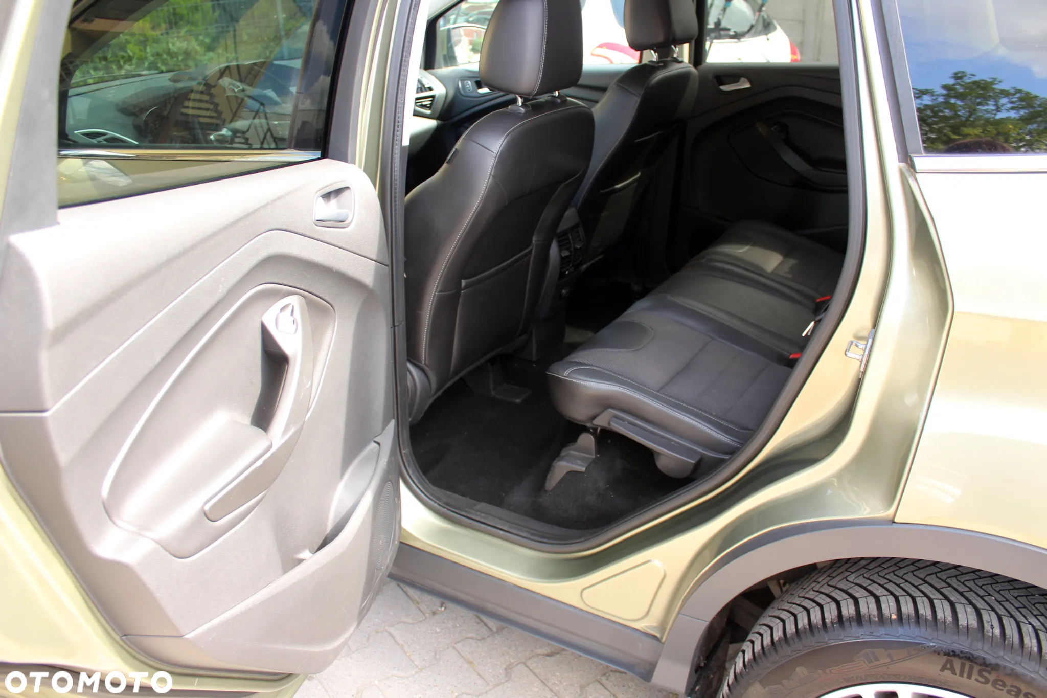 Ford Kuga 1.6 EcoBoost 2x4 Titanium - 8