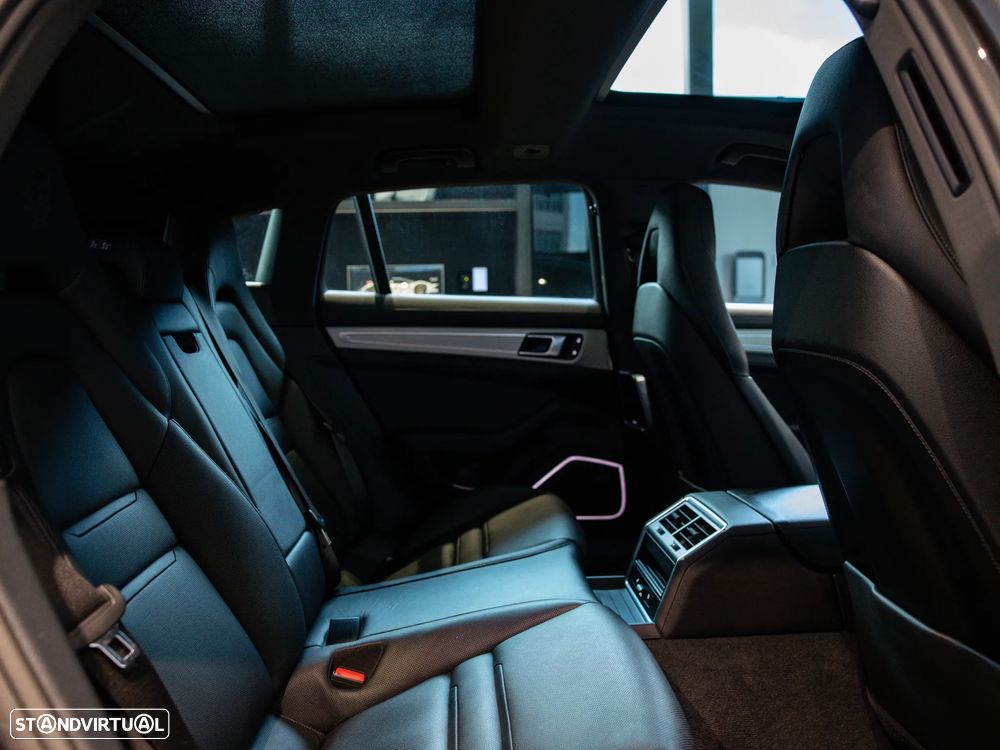 Porsche Panamera Sport Turismo 4 E-Hybrid Platinum Edition PDLS - 42