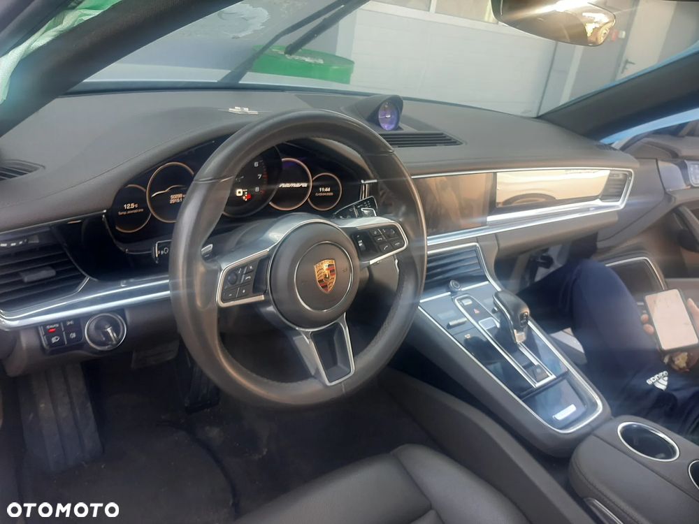 Porsche Panamera 4 - 7