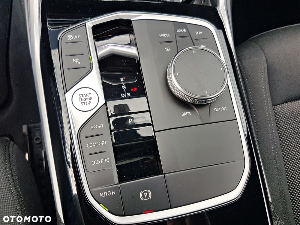 BMW Seria 3 330d xDrive mHEV - 20