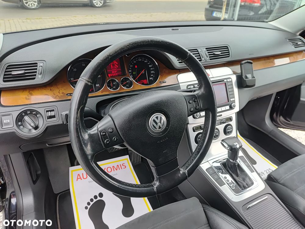 Volkswagen Passat 2.0 TDI DPF DSG Highline - 16