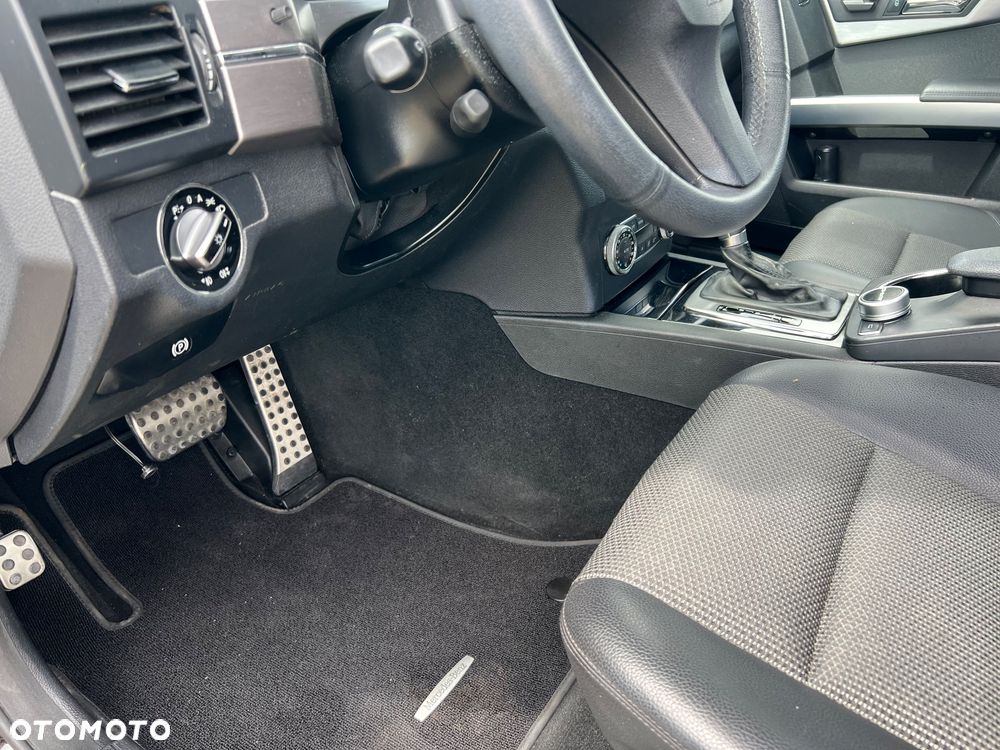 Mercedes-Benz GLK 300 4-Matic - 26