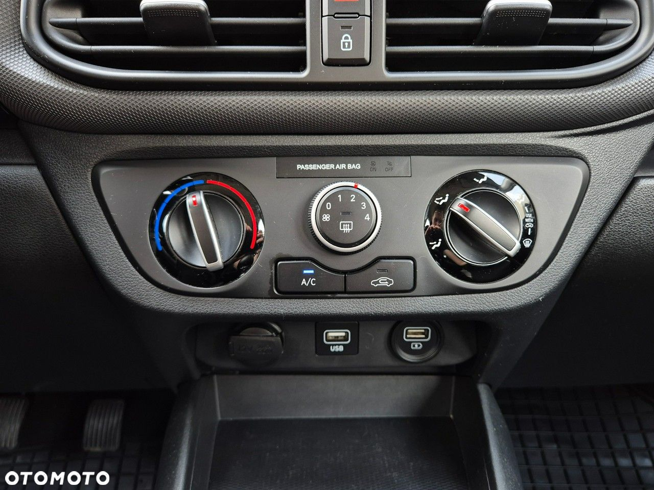Hyundai i10 - 24