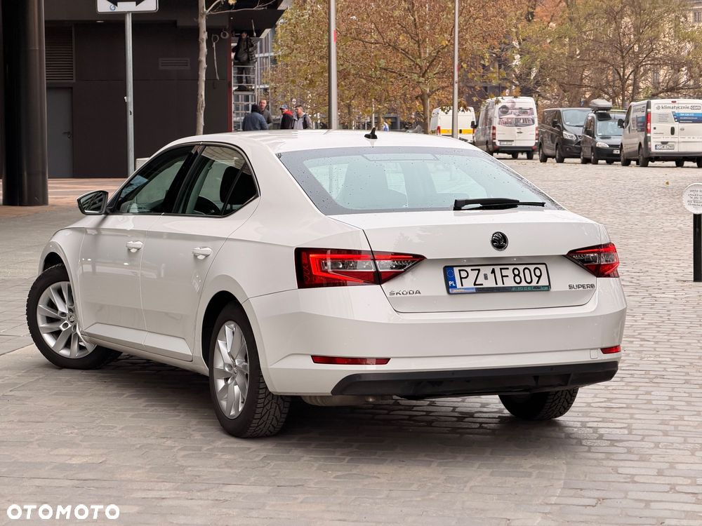 Skoda Superb 2.0 TDI Ambition - 8