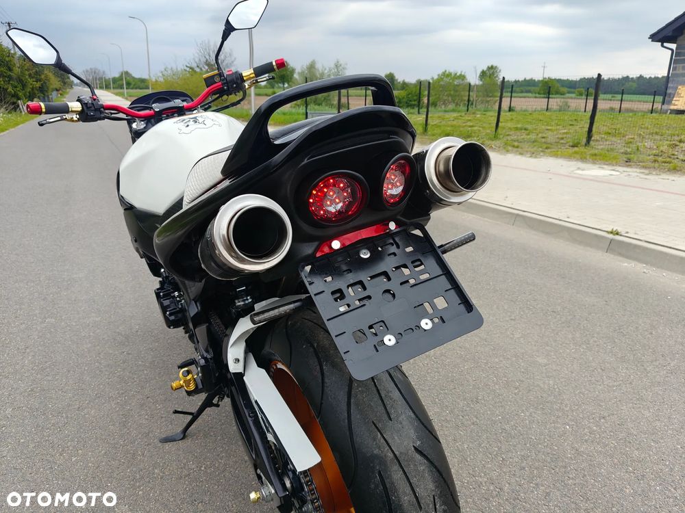 Suzuki GSR - 15