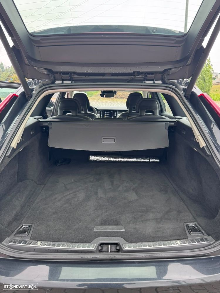 Volvo V90 2.0 D4 Momentum Geartronic - 35