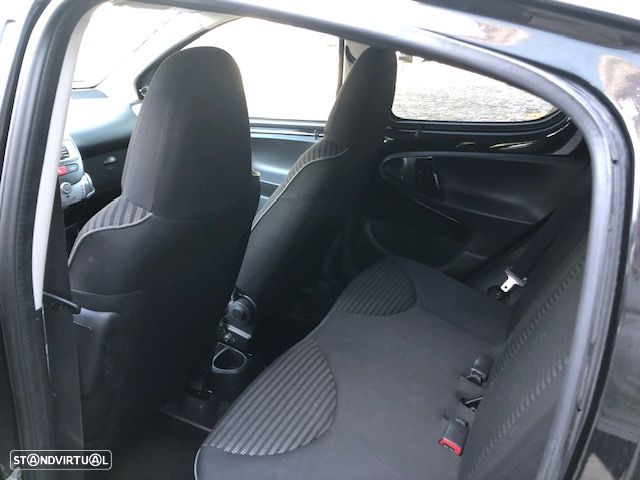 Peugeot 107 1.0 SE Envy 2-Tronic - 9