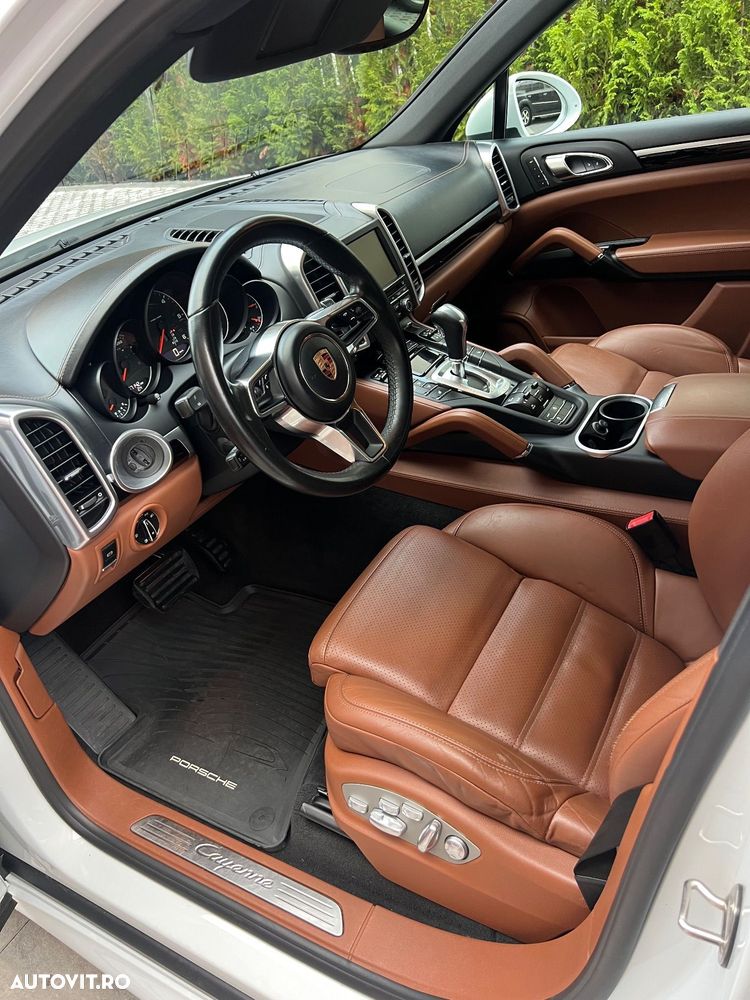 Porsche Cayenne 3.0 L - 9