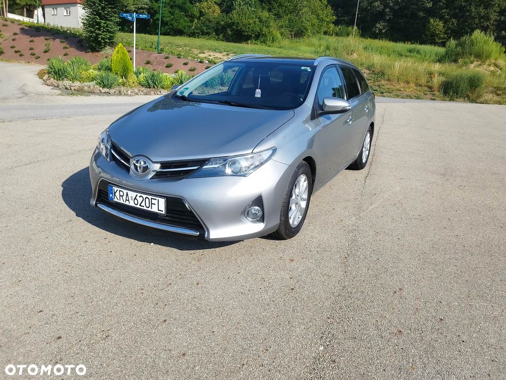 Toyota Auris 1.6 Valvematic Executive - 3