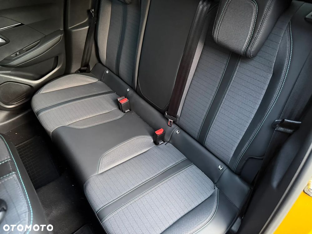 Peugeot 208 PureTech 100 EAT8 Allure - 27
