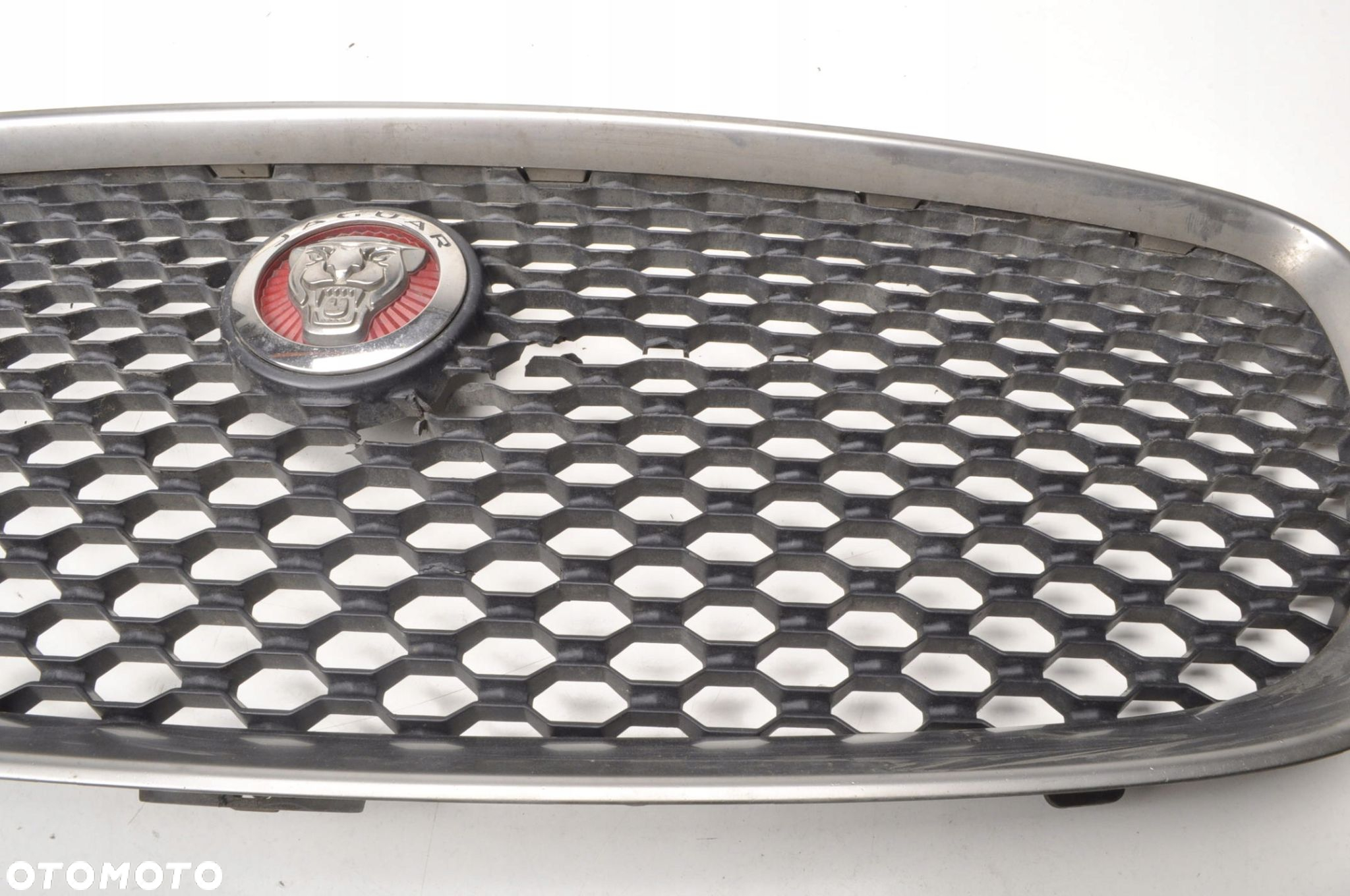 JAGUAR XF II ATRAPA GRILL GX63-018K28-A - 3