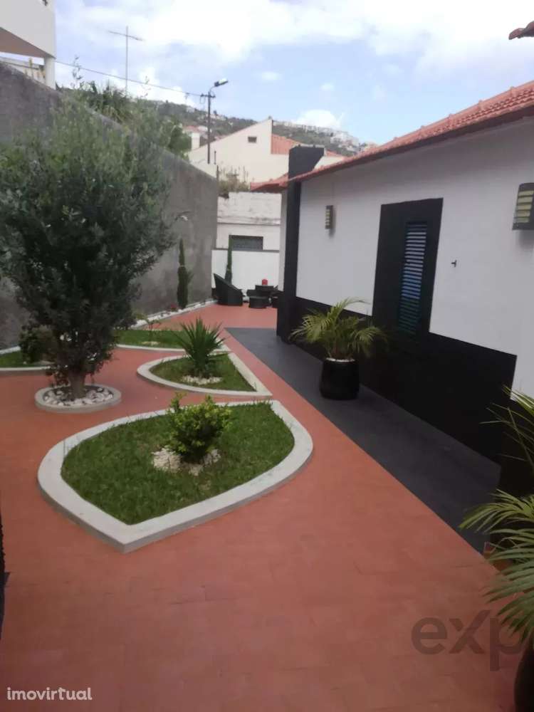 Casa T7 no centro de Santa Cruz - Grande imagem: 2/13