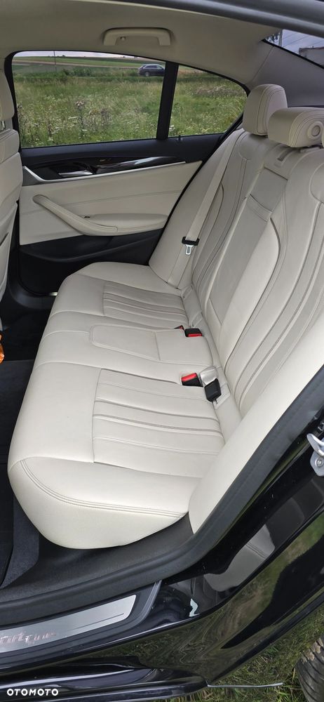 BMW Seria 5 530i GPF xDrive Sport Line sport - 11