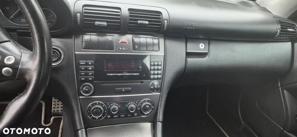 Mercedes-Benz Klasa C 200 Kompressor - 24