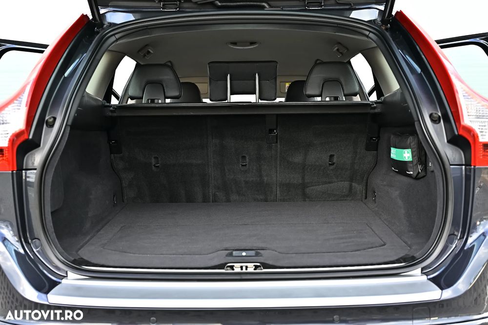 Volvo XC 60 D4 AWD Geartronic Summum - 40