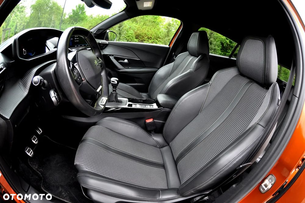 Peugeot 2008 ver-1-5-bluehdi-gt-s-s - 20