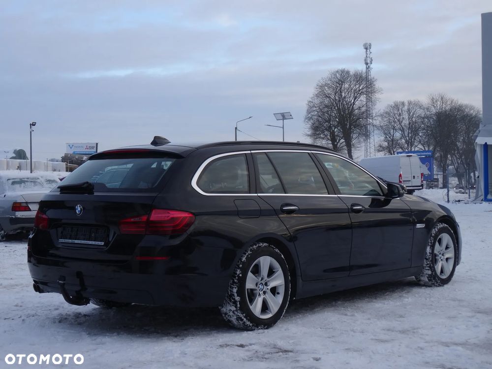BMW Seria 5 525d xDrive Sport-Aut - 11