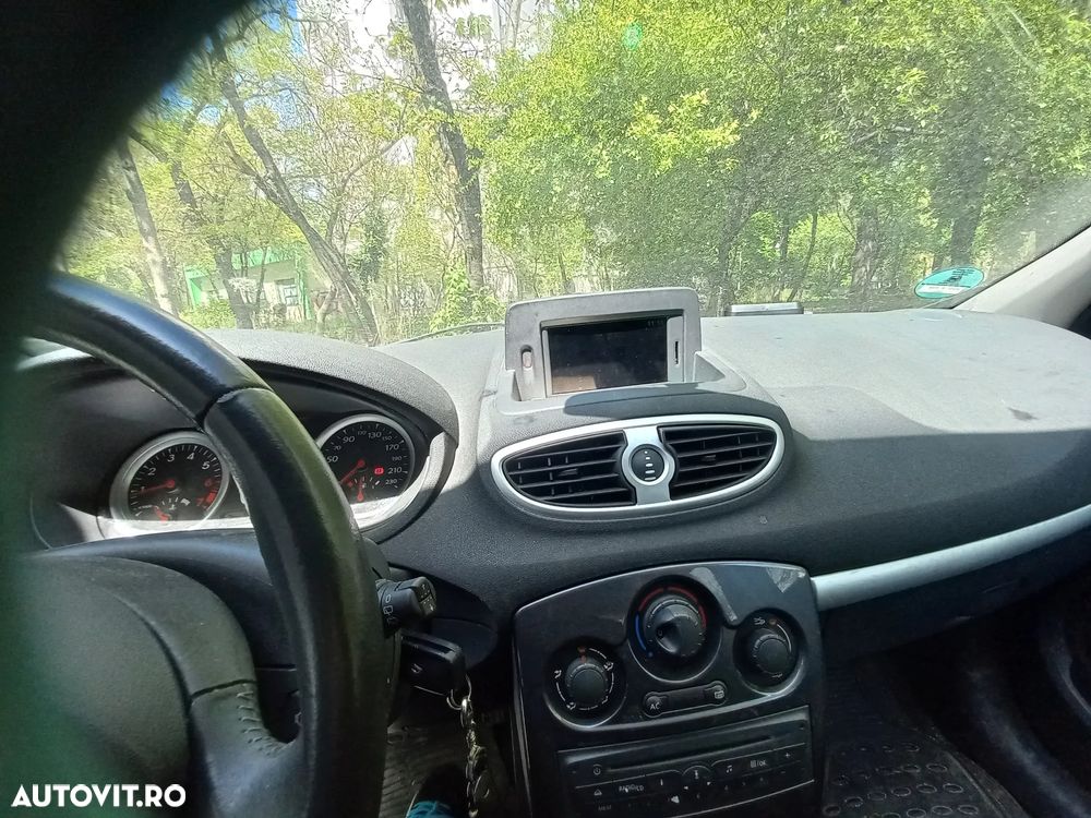 Renault Clio TCe 100 Expression - 4