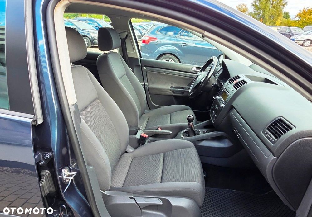 Volkswagen Golf - 8
