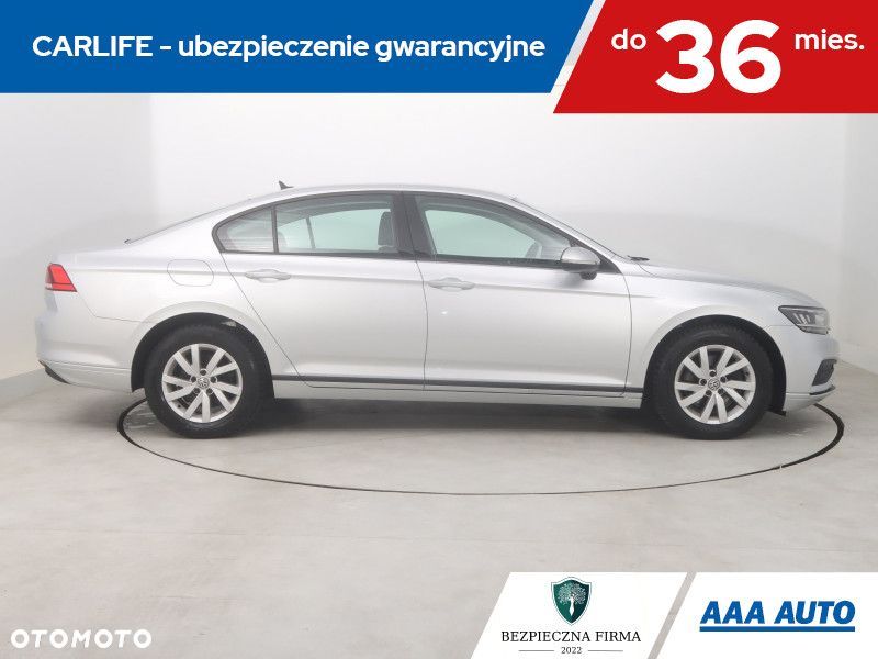 Volkswagen Passat - 8