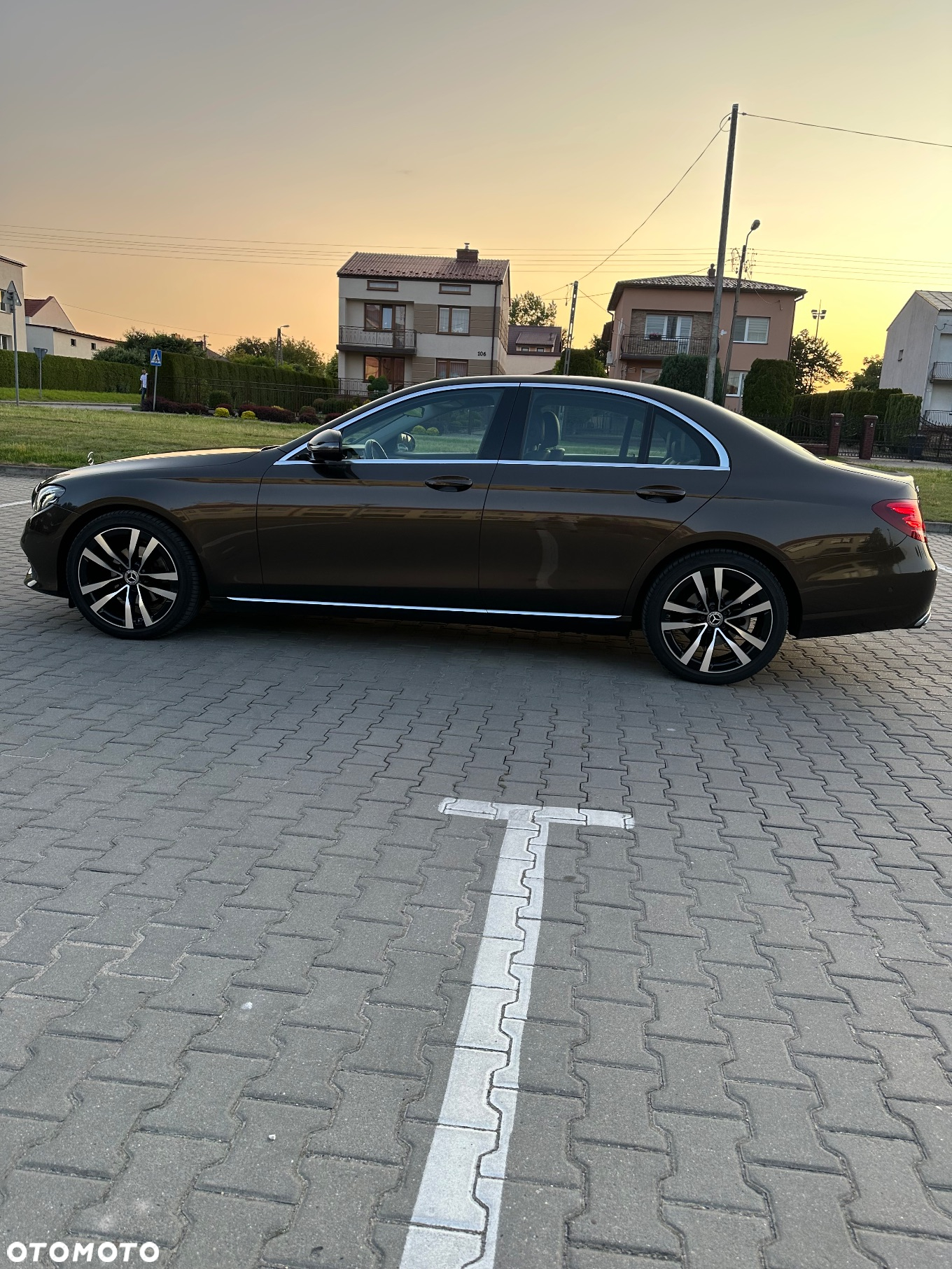 Mercedes-Benz Klasa E 220 d 9G-TRONIC - 4