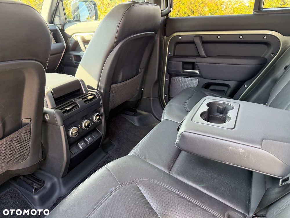 Land Rover Defender - 15