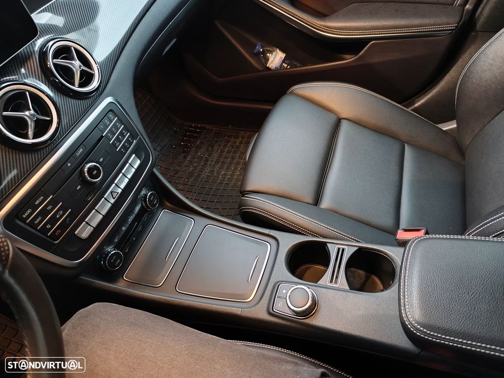 Mercedes-Benz GLA 220 d 7G-DCT AMG Line - 32