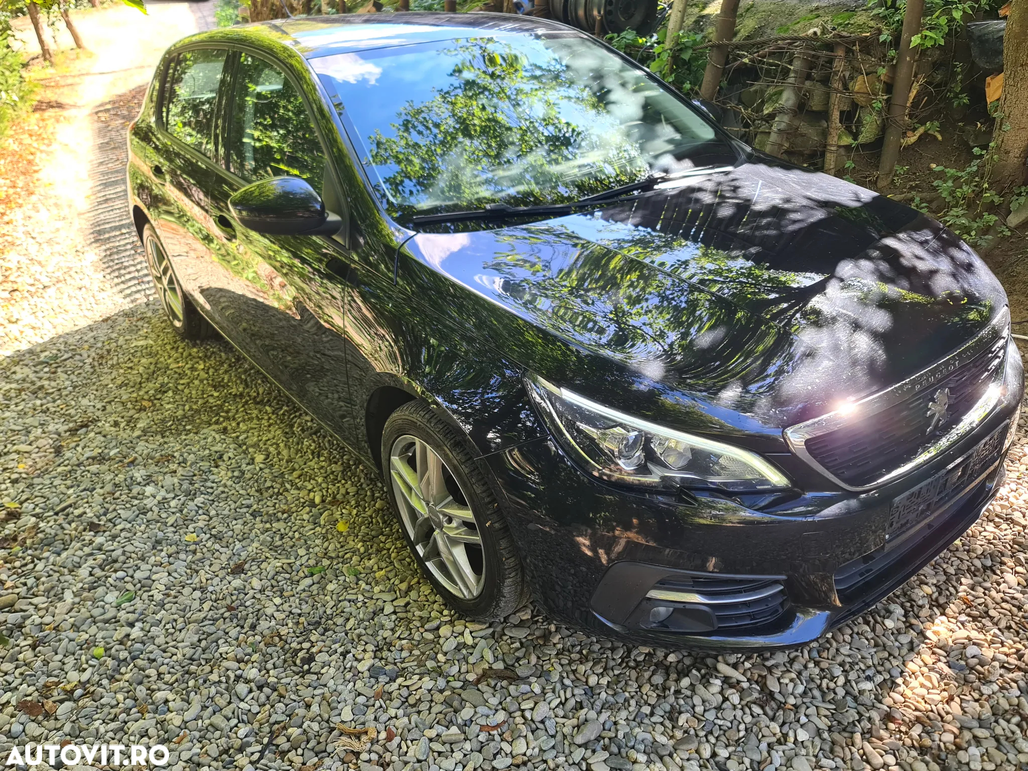 Peugeot 308 1.2 L PureTech Turbo S&S Allure - 2