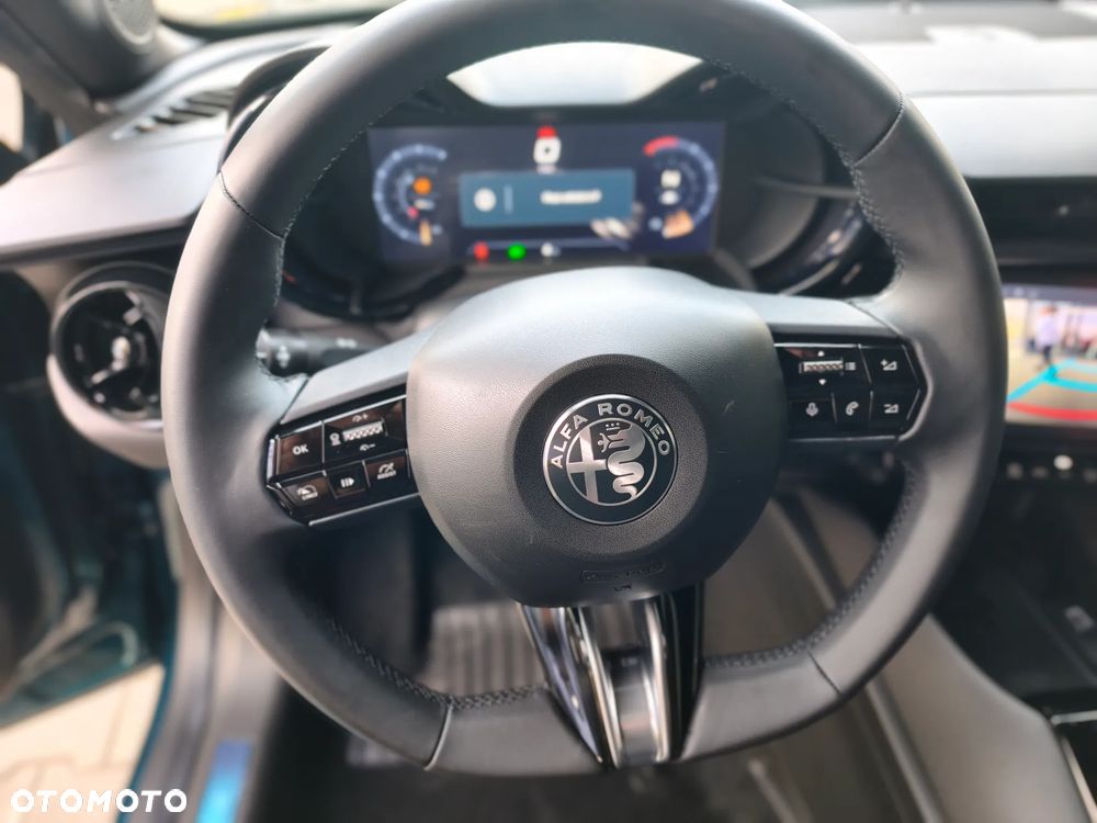 Alfa Romeo Junior 1.2 VGT Ibrida Ti - 23