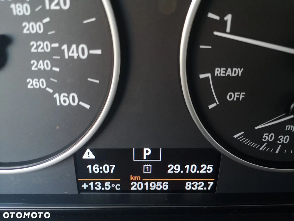 BMW Seria 3 330i xDrive - 13