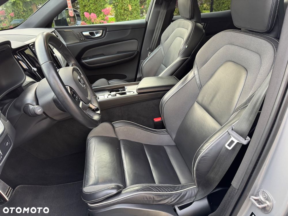 Volvo XC 60 B4 D AWD R-Design - 23